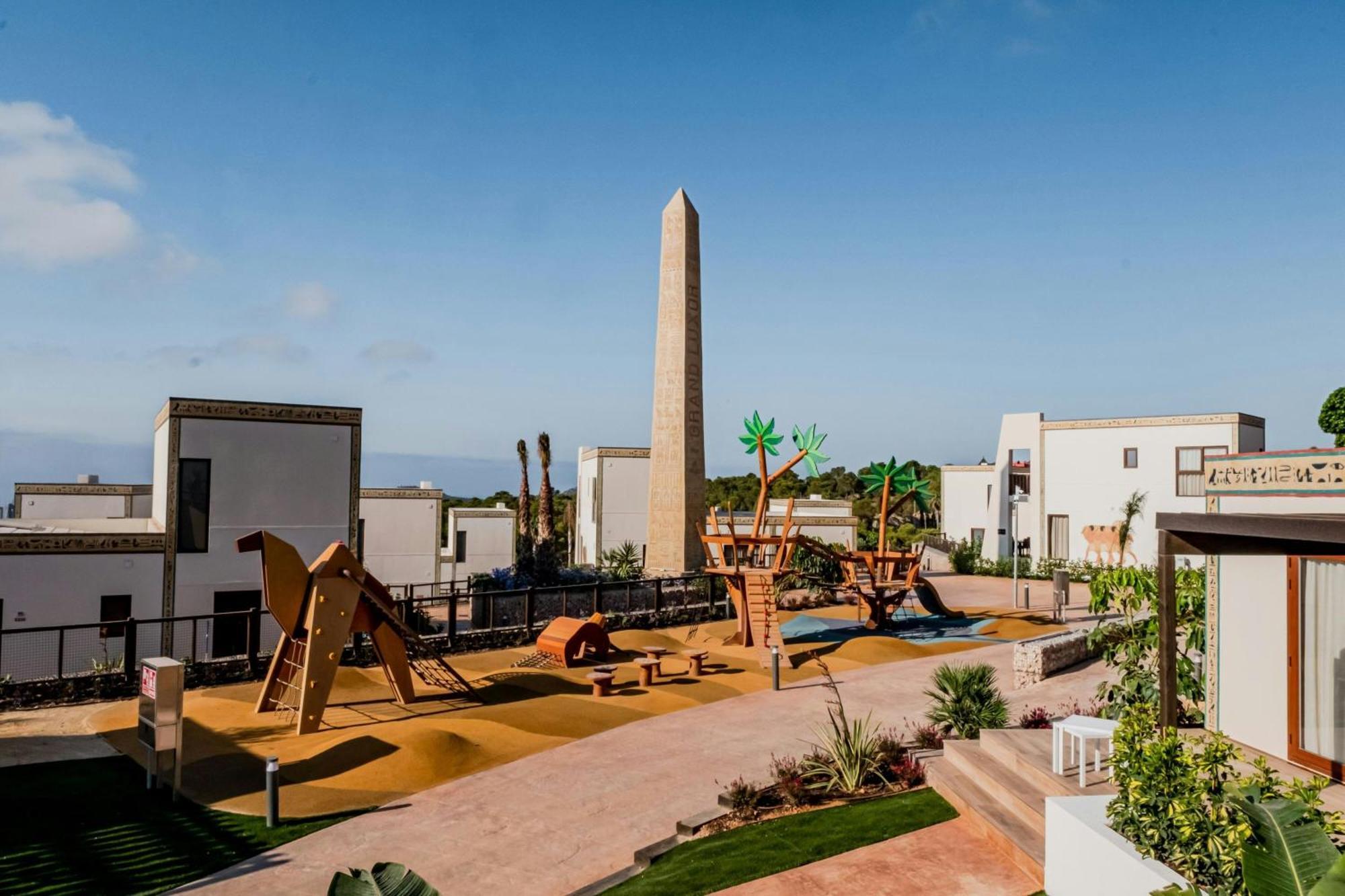 Four Points By Sheraton Costa Blanca Villas Benidorm Bagian luar foto